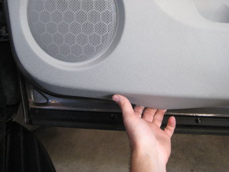 GM-Chevrolet-Tahoe-Interior-Door-Panel-Removal-Guide-023