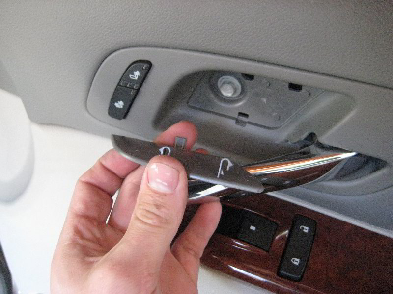 GM-Chevrolet-Tahoe-Interior-Door-Panel-Removal-Guide-058