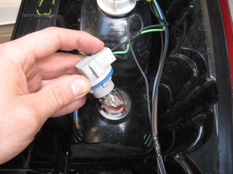 GM-Chevrolet-Tahoe-Tail-Light-Bulbs-Replacement-Guide-019