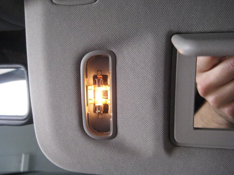 GM-Chevrolet-Tahoe-Vanity-Mirror-Light-Bulbs-Replacement-Guide-012