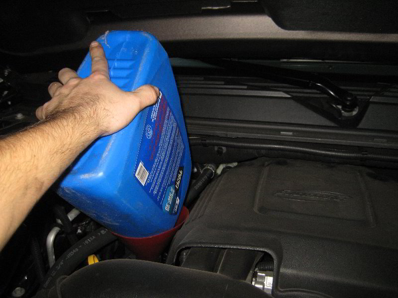 GM-Chevrolet-Tahoe-Vortec-5300-V8-Engine-Oil-Change-Guide-016