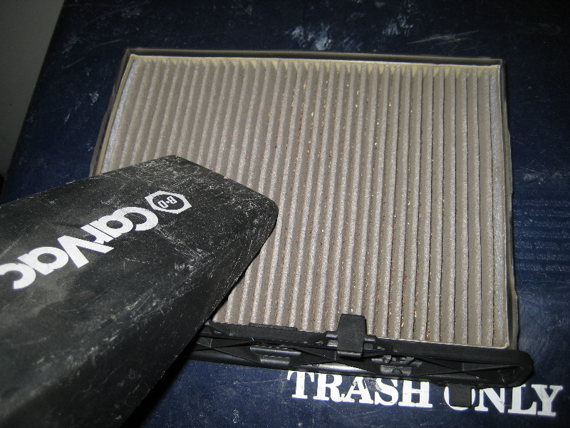 GM-Chevrolet-Traverse-Cabin-Air-Filter-Replacement-Guide-016