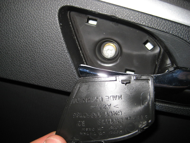 GM-Chevrolet-Traverse-Door-Panel-Removal-Guide-004