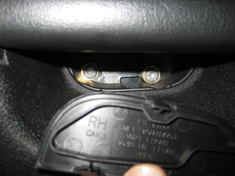 GM-Chevrolet-Traverse-Door-Panel-Removal-Guide-006