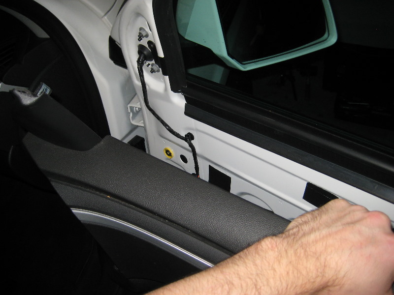 GM-Chevrolet-Traverse-Door-Panel-Removal-Guide-012