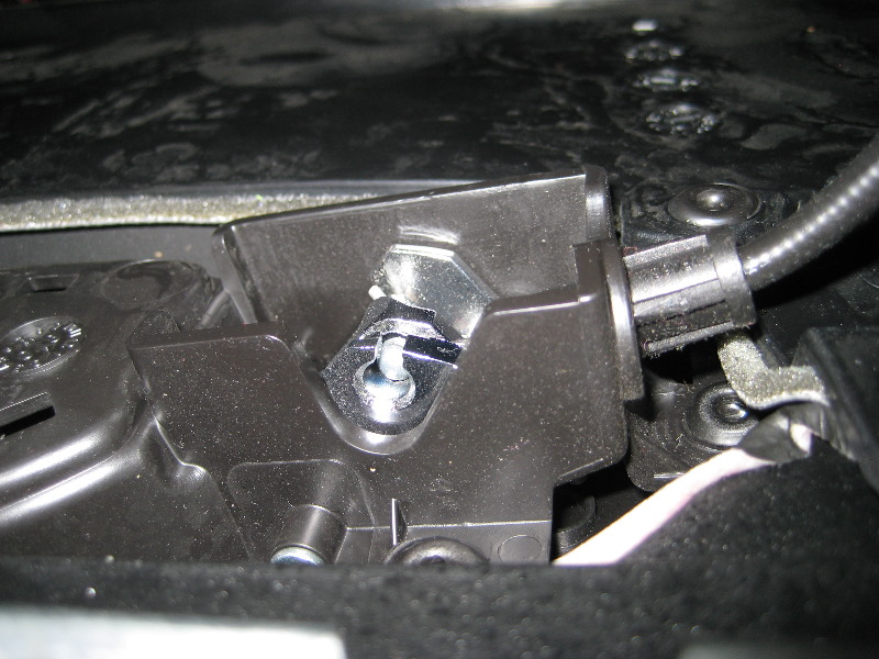 GM-Chevrolet-Traverse-Door-Panel-Removal-Guide-013