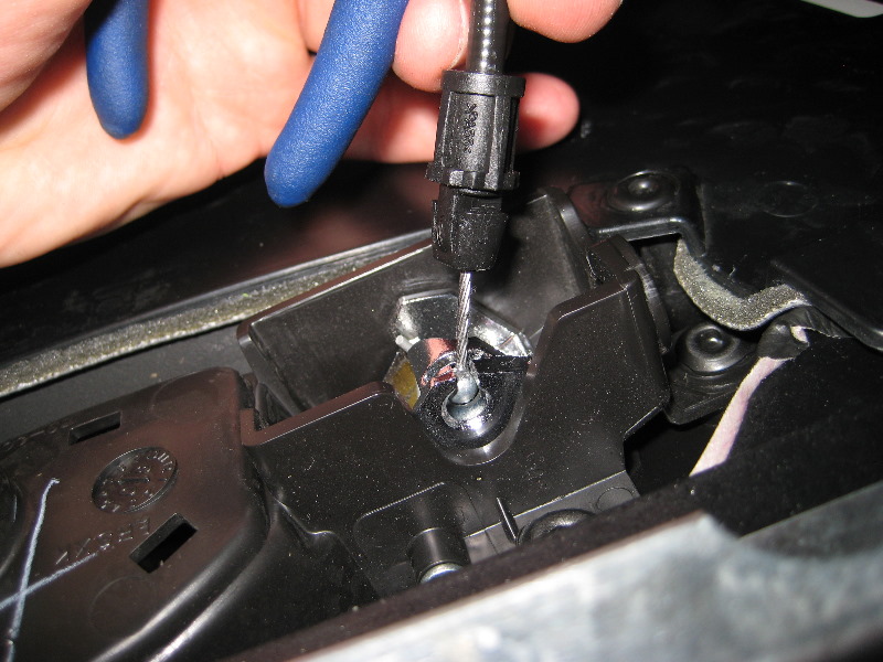 GM-Chevrolet-Traverse-Door-Panel-Removal-Guide-017