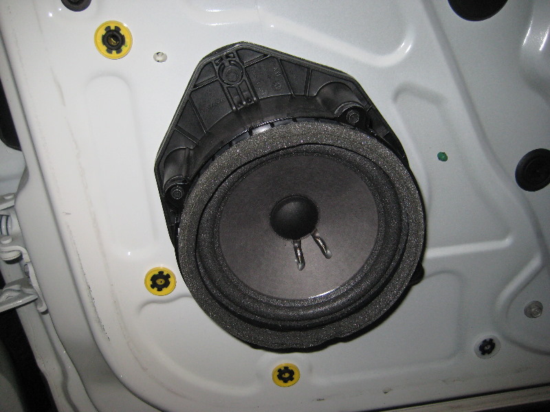 GM-Chevrolet-Traverse-Door-Panel-Removal-Guide-020