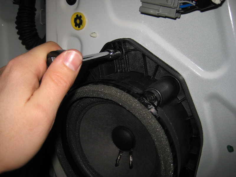 GM-Chevrolet-Traverse-Door-Panel-Removal-Guide-021