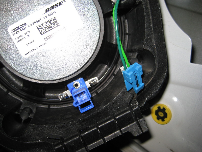 GM-Chevrolet-Traverse-Door-Panel-Removal-Guide-023