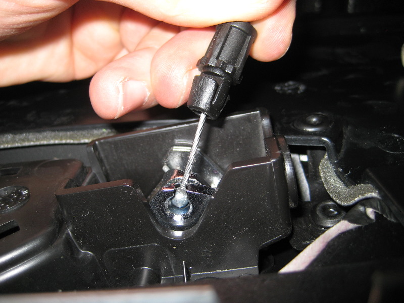 GM-Chevrolet-Traverse-Door-Panel-Removal-Guide-025