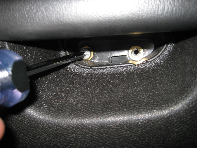 GM-Chevrolet-Traverse-Door-Panel-Removal-Guide-032