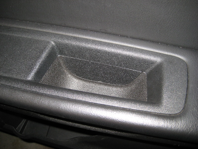 GM-Chevrolet-Traverse-Door-Panel-Removal-Guide-034