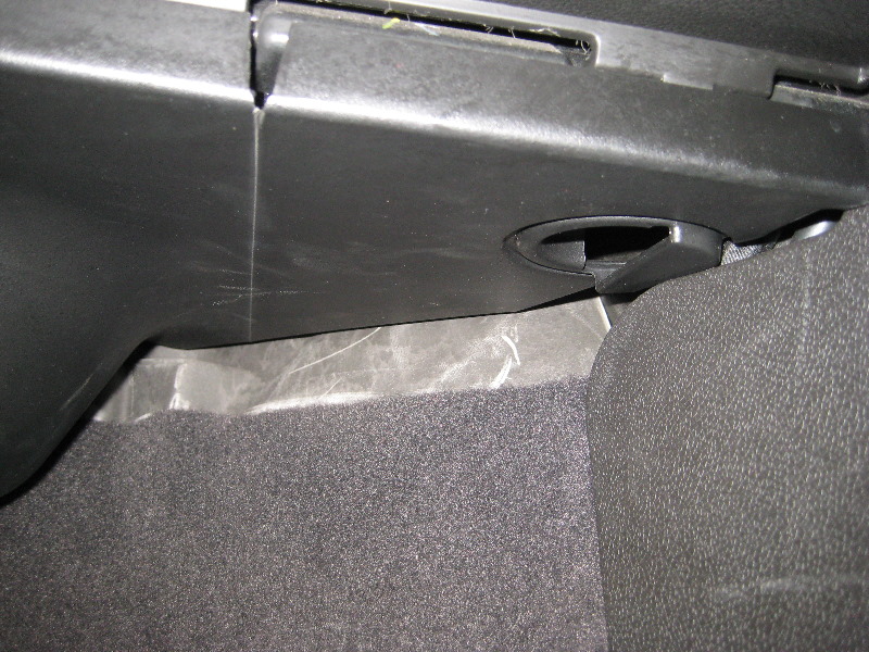 GM-Chevrolet-Traverse-Electrical-Fuse-Replacement-Guide-001