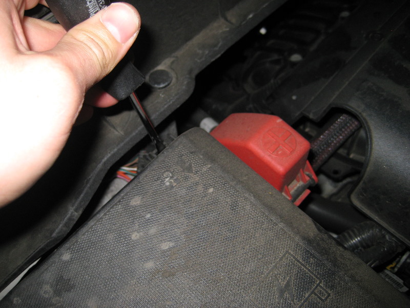 GM-Chevrolet-Traverse-Electrical-Fuse-Replacement-Guide-006