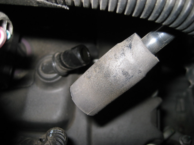 GM-Chevrolet-Traverse-Engine-Air-Filter-Replacement-Guide-020