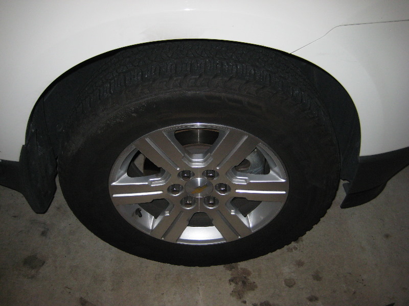 GM-Chevrolet-Traverse-Front-Brake-Pads-Replacement-Guide-001