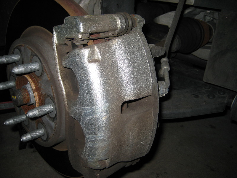 GM-Chevrolet-Traverse-Front-Brake-Pads-Replacement-Guide-005