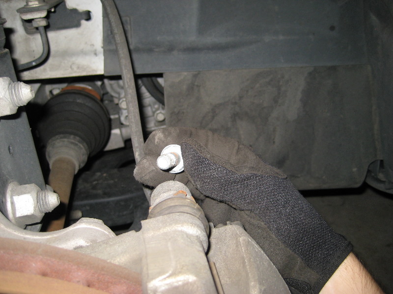 GM-Chevrolet-Traverse-Front-Brake-Pads-Replacement-Guide-007