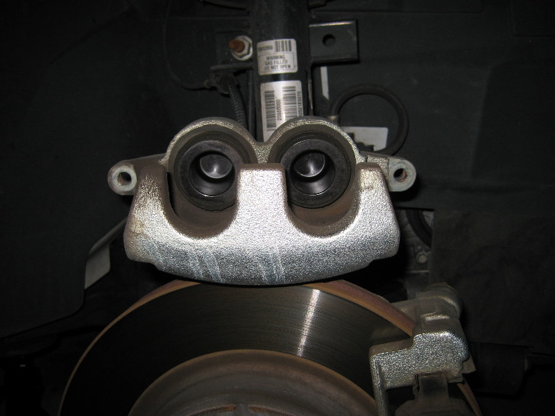 GM-Chevrolet-Traverse-Front-Brake-Pads-Replacement-Guide-012