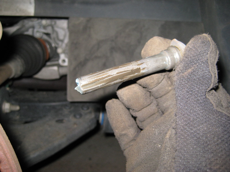 GM-Chevrolet-Traverse-Front-Brake-Pads-Replacement-Guide-017