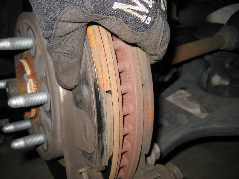 GM-Chevrolet-Traverse-Front-Brake-Pads-Replacement-Guide-022