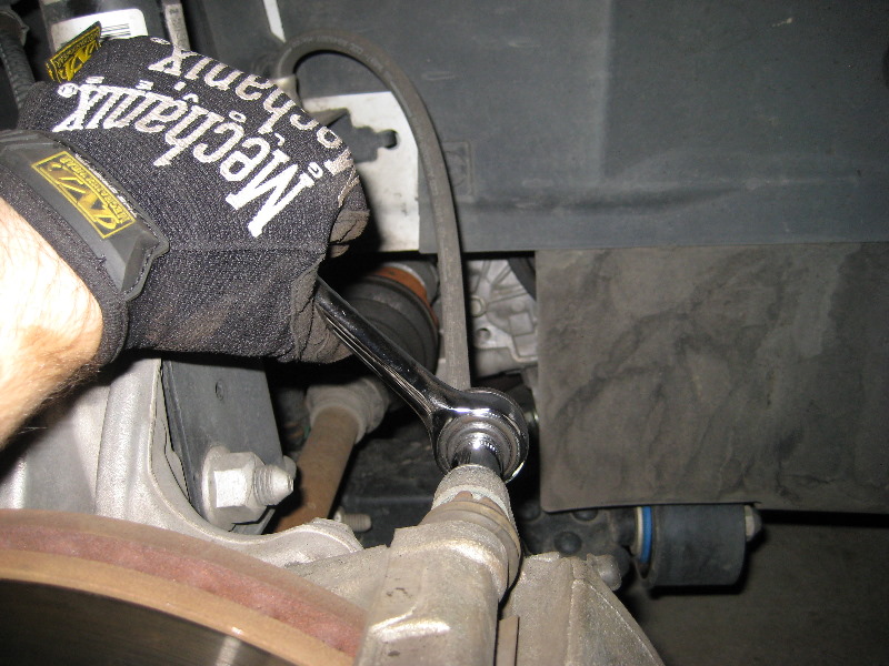 GM-Chevrolet-Traverse-Front-Brake-Pads-Replacement-Guide-026