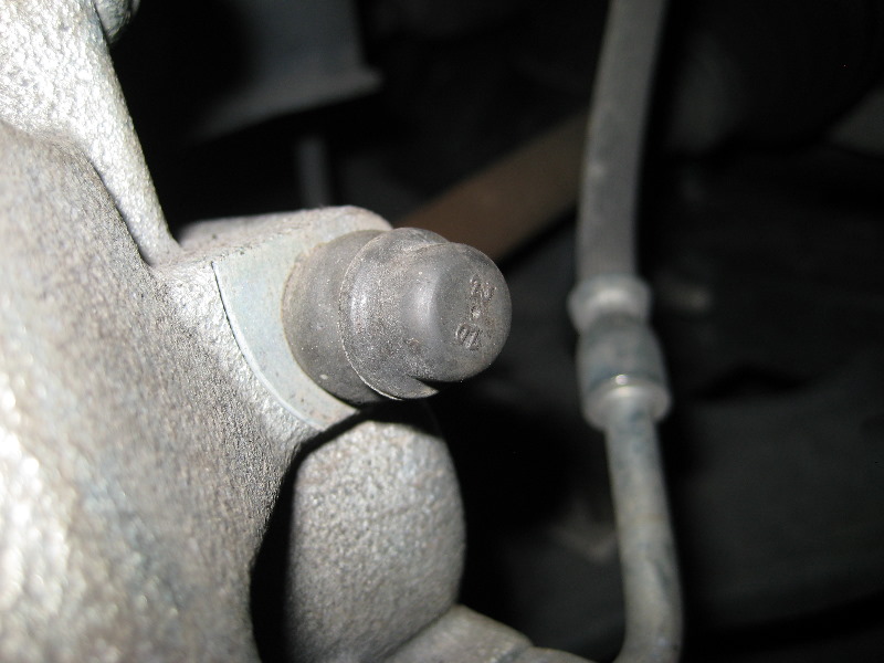 GM-Chevrolet-Traverse-Front-Brake-Pads-Replacement-Guide-028