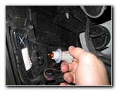 GM-Chevrolet-Traverse-Headlight-Bulbs-Replacement-Guide-024