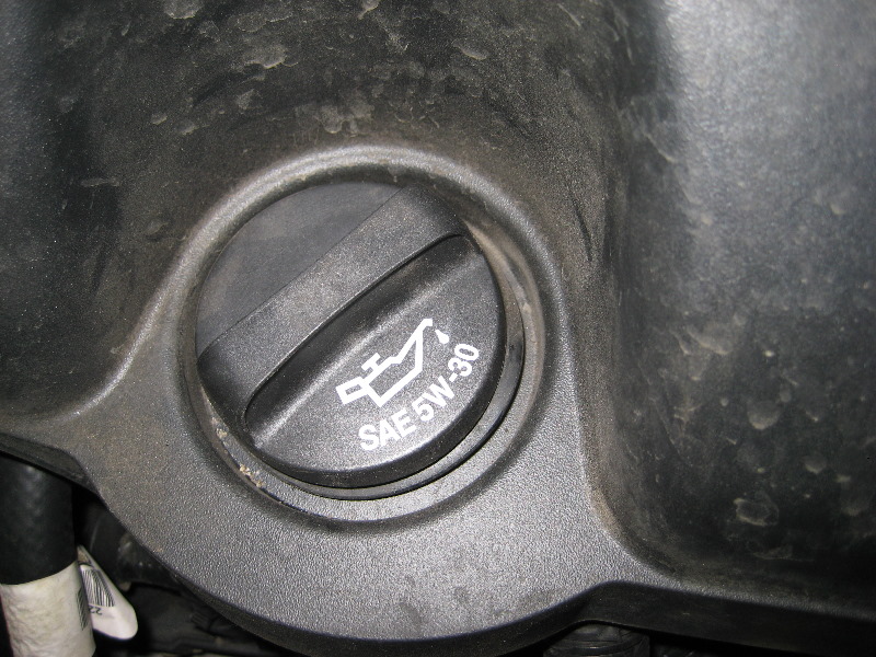 GM-Chevrolet-Traverse-LLT-V6-Engine-Oil-Change-Guide-002