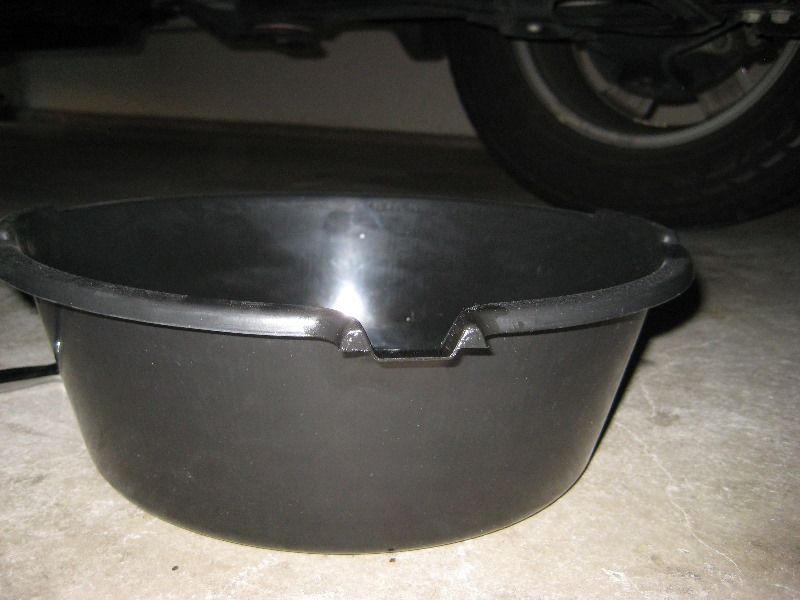 GM-Chevrolet-Traverse-LLT-V6-Engine-Oil-Change-Guide-011