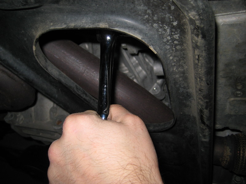 GM-Chevrolet-Traverse-LLT-V6-Engine-Oil-Change-Guide-012