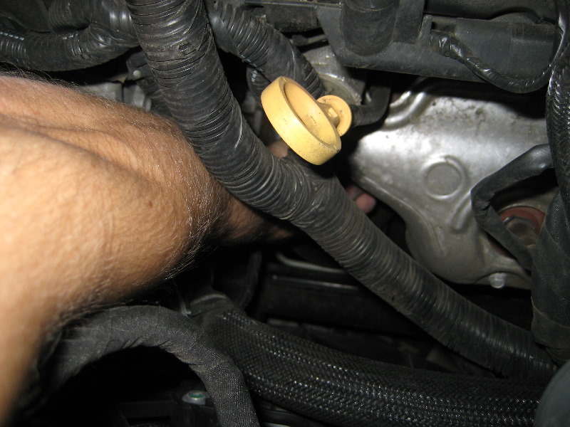 GM-Chevrolet-Traverse-LLT-V6-Engine-Oil-Change-Guide-014