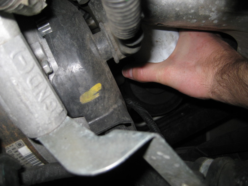 GM-Chevrolet-Traverse-LLT-V6-Engine-Oil-Change-Guide-015