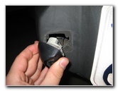 GM-Chevrolet-Traverse-License-Plate-Light-Bulbs-Replacement-Guide-002