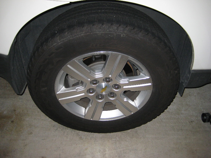 GM-Chevrolet-Traverse-Rear-Brake-Pads-Replacement-Guide-001