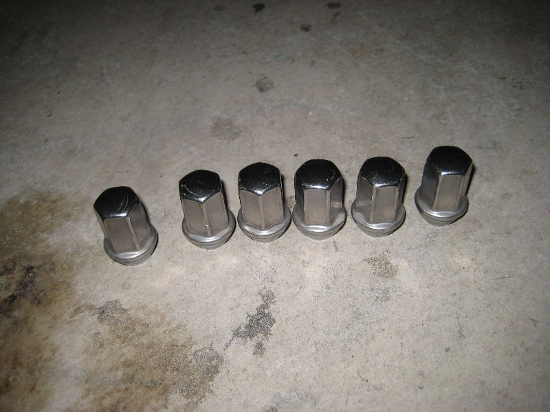 GM-Chevrolet-Traverse-Rear-Brake-Pads-Replacement-Guide-005