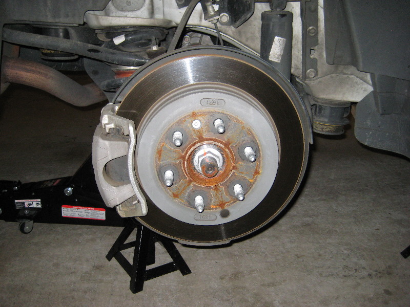 GM-Chevrolet-Traverse-Rear-Brake-Pads-Replacement-Guide-006