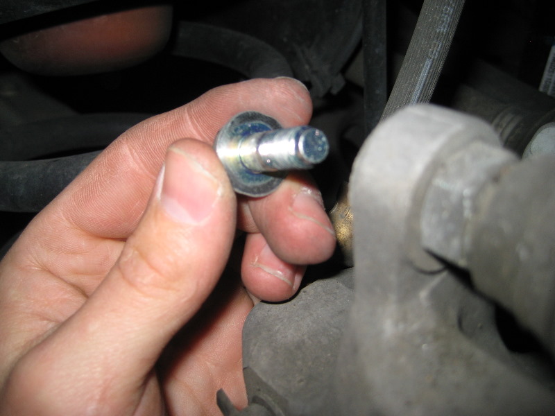 GM-Chevrolet-Traverse-Rear-Brake-Pads-Replacement-Guide-009