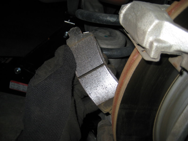 GM-Chevrolet-Traverse-Rear-Brake-Pads-Replacement-Guide-015