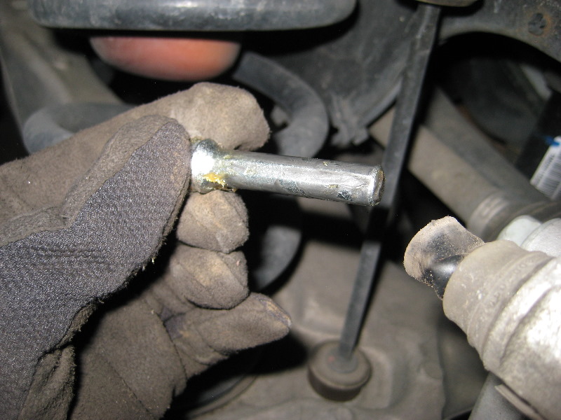 GM-Chevrolet-Traverse-Rear-Brake-Pads-Replacement-Guide-018