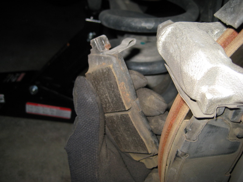 GM-Chevrolet-Traverse-Rear-Brake-Pads-Replacement-Guide-024