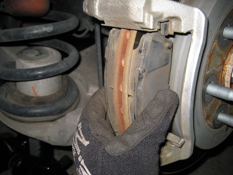 GM-Chevrolet-Traverse-Rear-Brake-Pads-Replacement-Guide-025