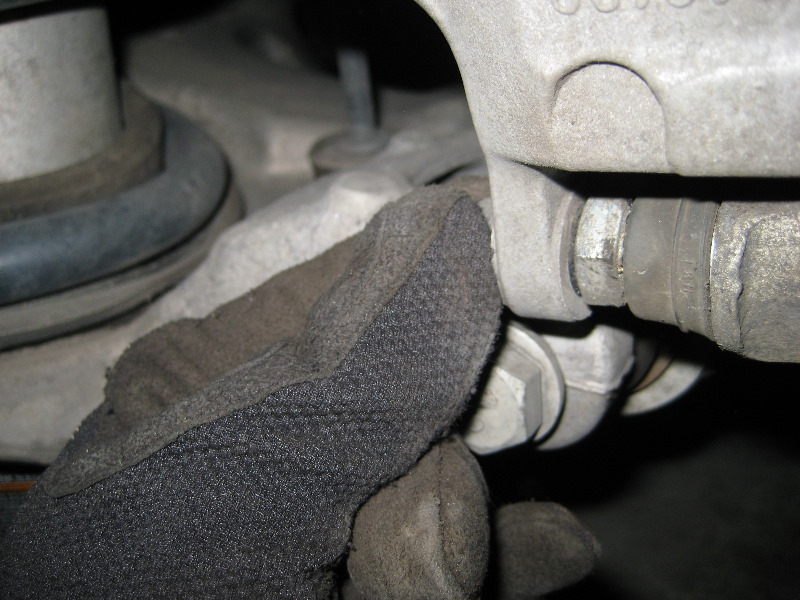 GM-Chevrolet-Traverse-Rear-Brake-Pads-Replacement-Guide-028