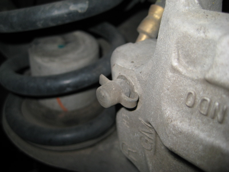 GM-Chevrolet-Traverse-Rear-Brake-Pads-Replacement-Guide-031