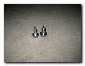 GM-Chevrolet-Traverse-Rear-Brake-Pads-Replacement-Guide-012