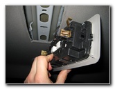 GM-Chevrolet-Traverse-Reading-Light-Bulbs-Replacement-Guide-003