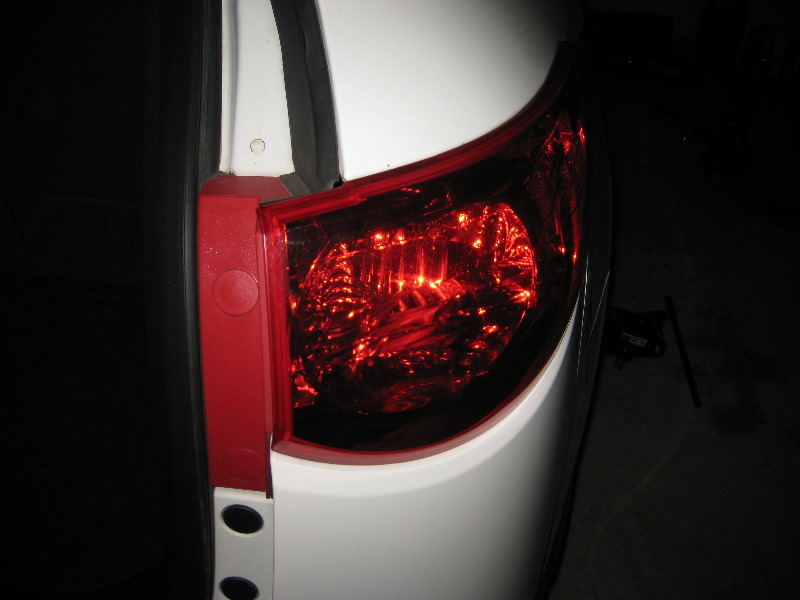 GM-Chevrolet-Traverse-Tail-Light-Bulbs-Replacement-Guide-002
