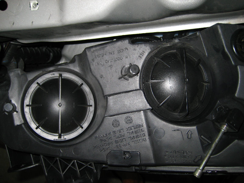 GM-Pontiac-G6-GT-Headlight-Bulbs-Replacement-Guide-021