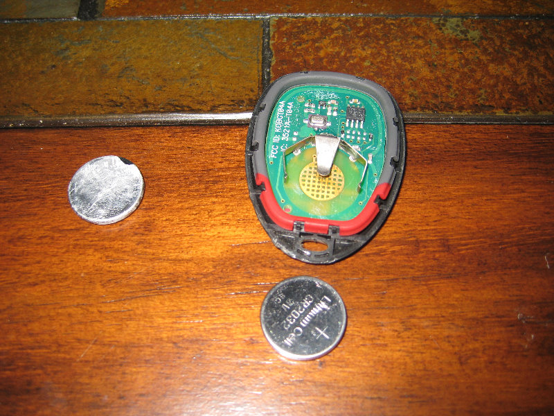 GM-Pontiac-G6-Key-Fob-Battery-Replacement-Guide-008